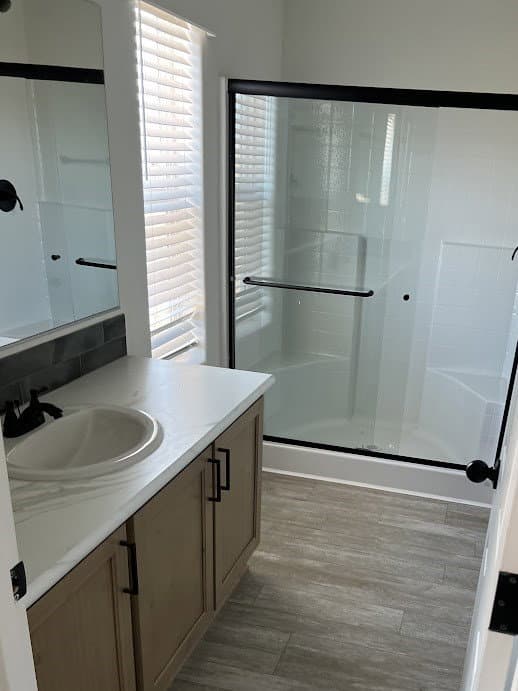 Sierra value 24403b bathroom home features