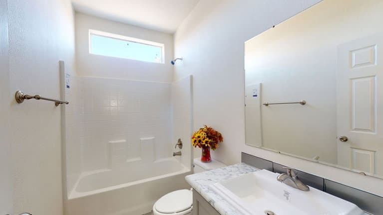 Santa fe ii 28643a bathroom home features