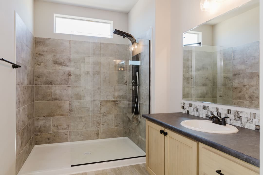 Santa fe ii 28482a bathroom home features