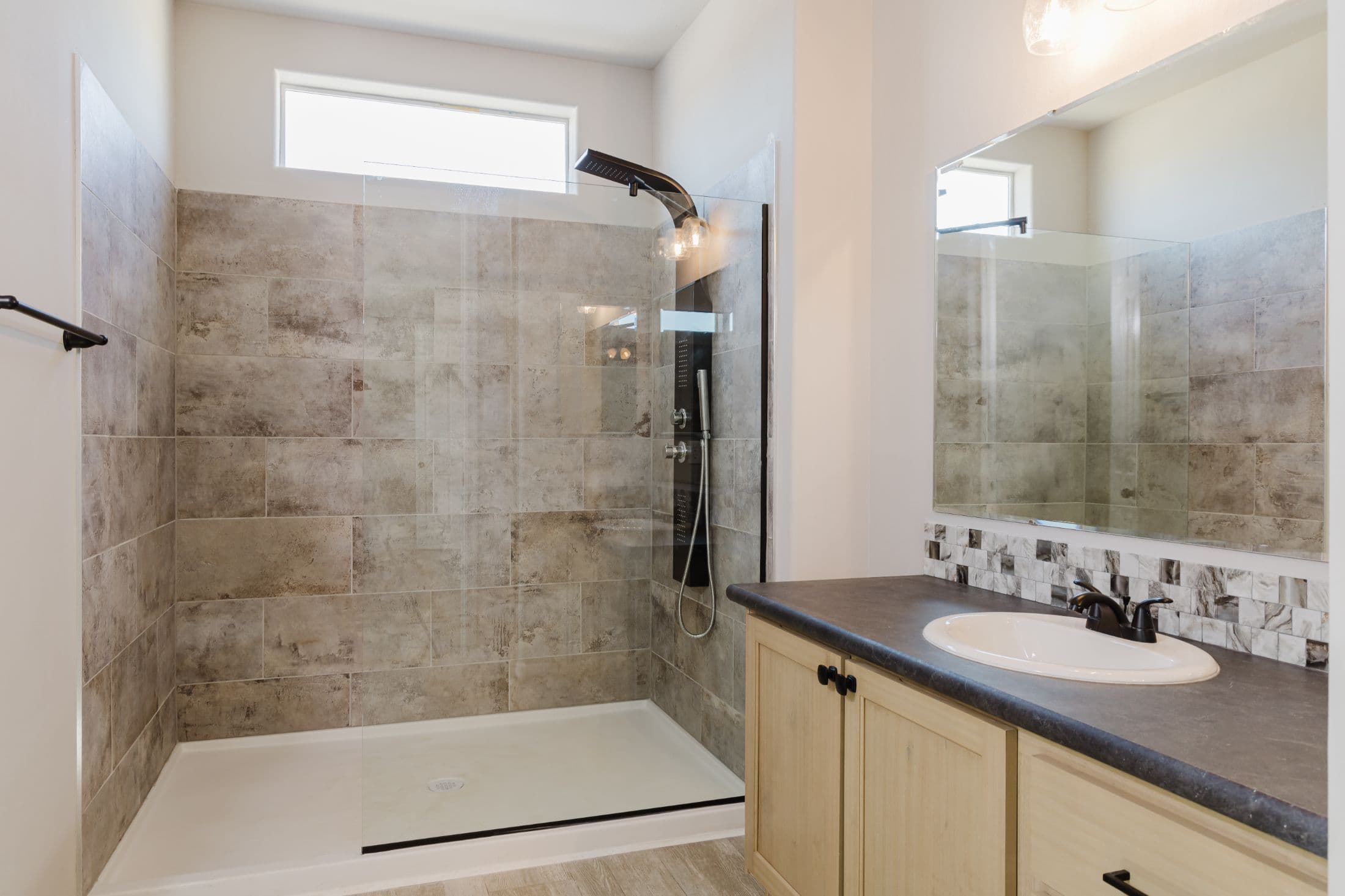 Santa fe ii 28482a bathroom home features