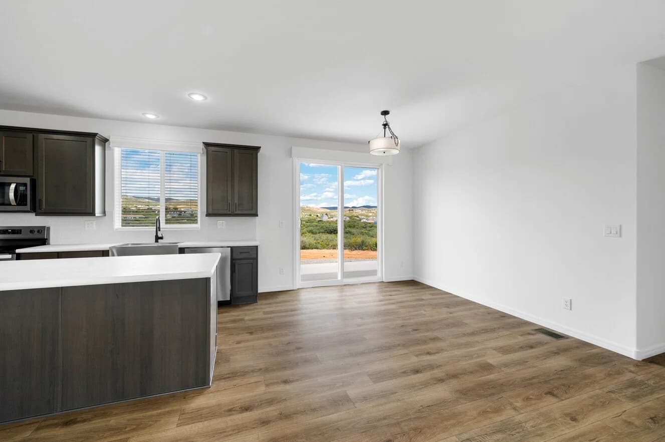Limited series 28523a kitchen home features