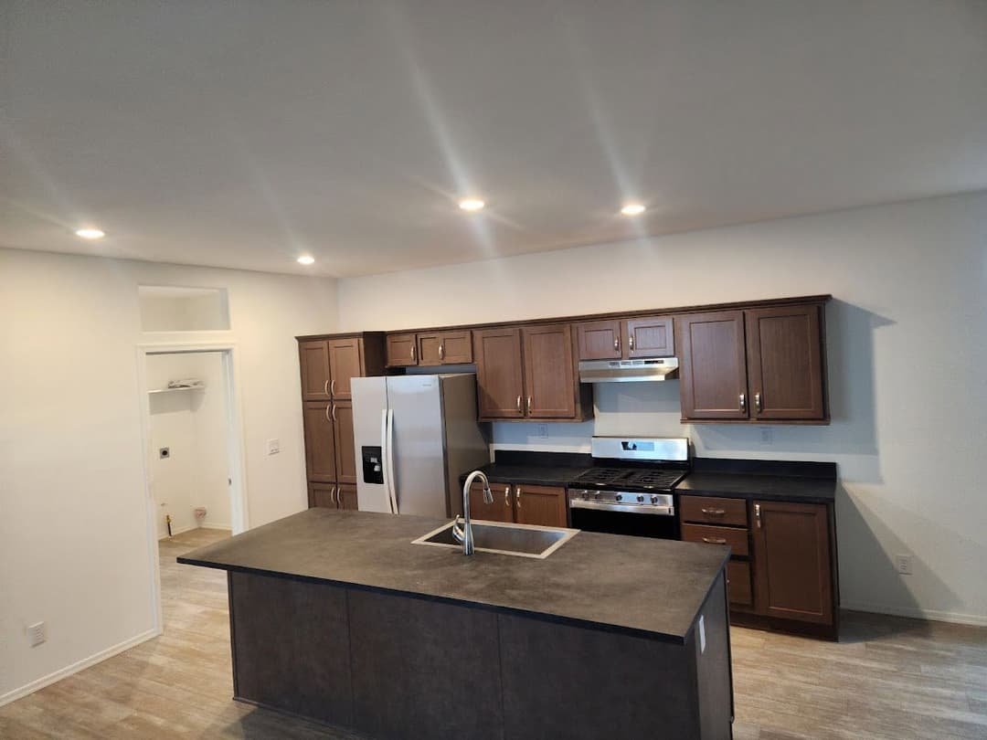 Liberty 28604a kitchen home features