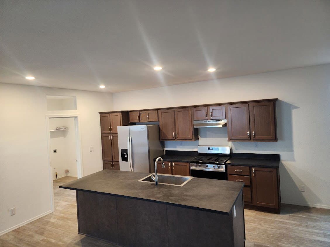 Liberty 28604a kitchen home features
