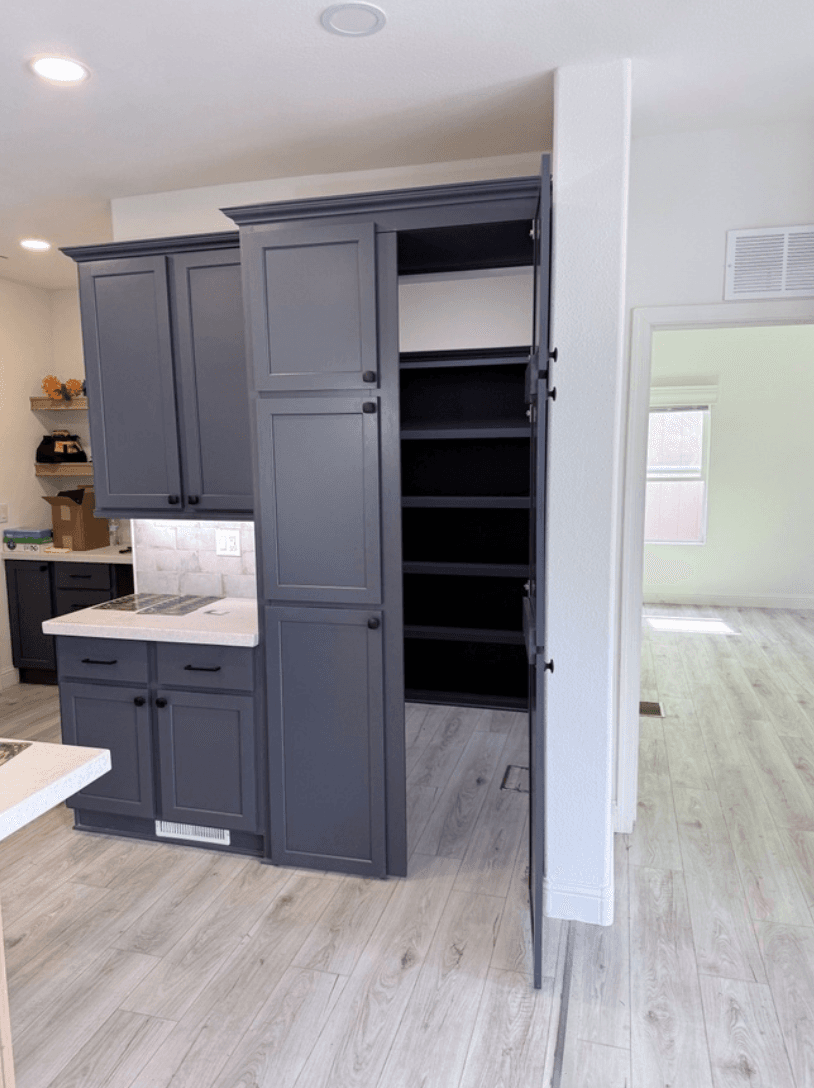 Rise 28583r interior home features