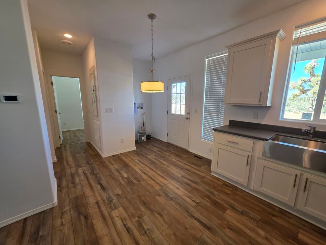 Edge 20302a kitchen home features