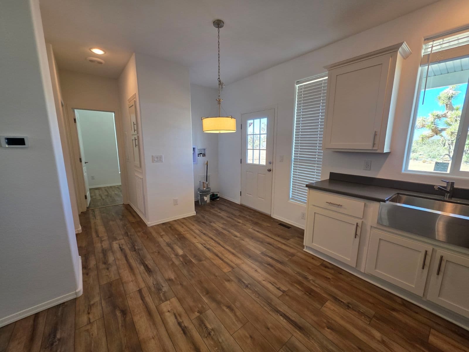 Edge 20302a kitchen home features