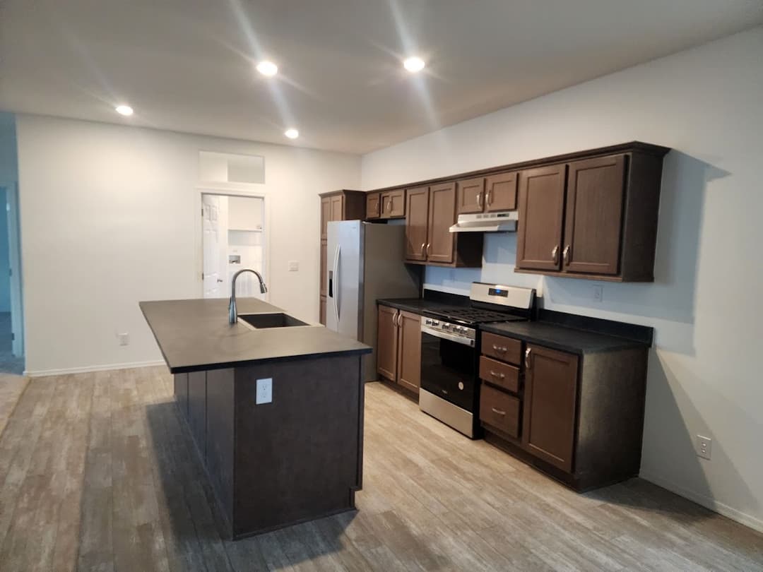 Liberty 28604a kitchen home features