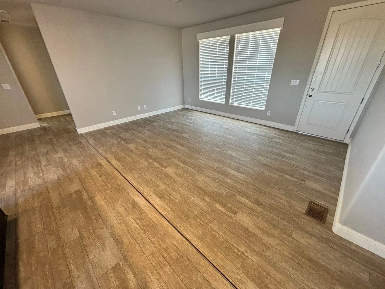 Limited series 28523a interior home features