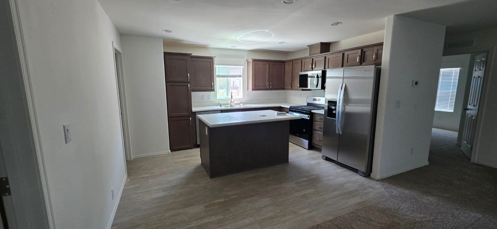 Limited series 28443a kitchen home features