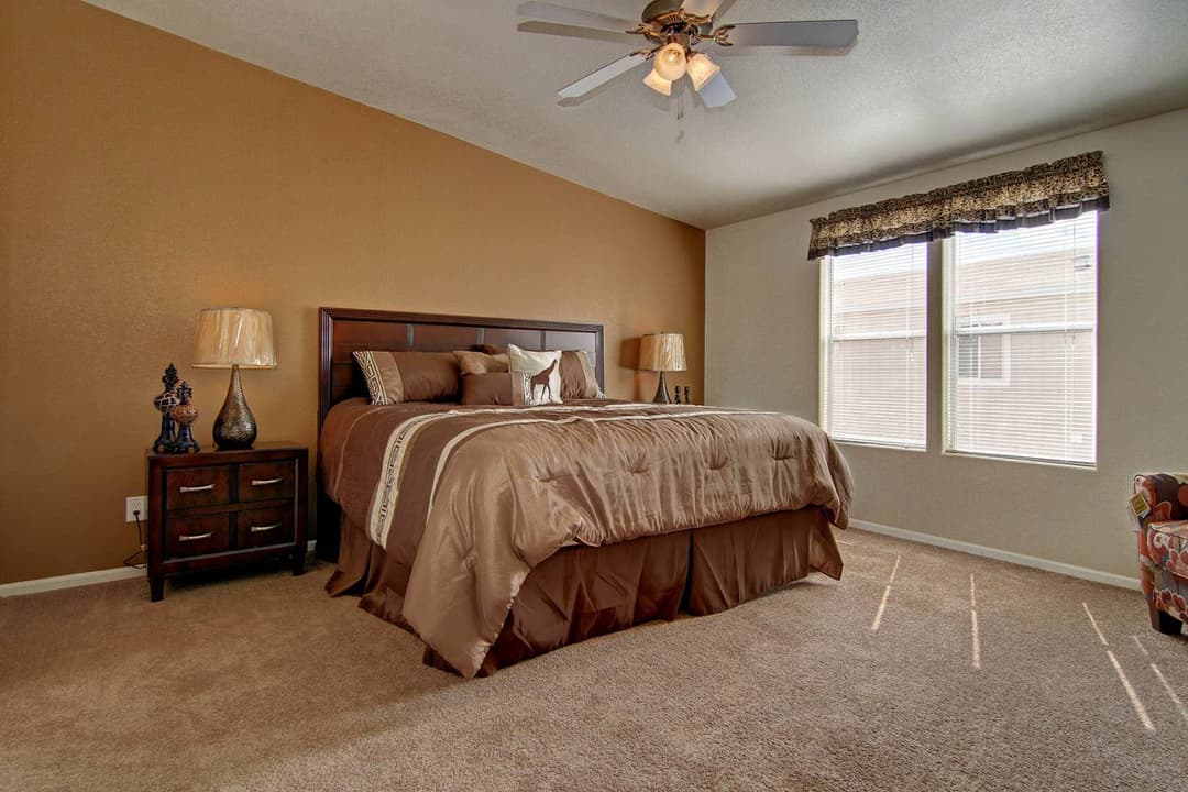 Sunrise 3252 bedroom home features