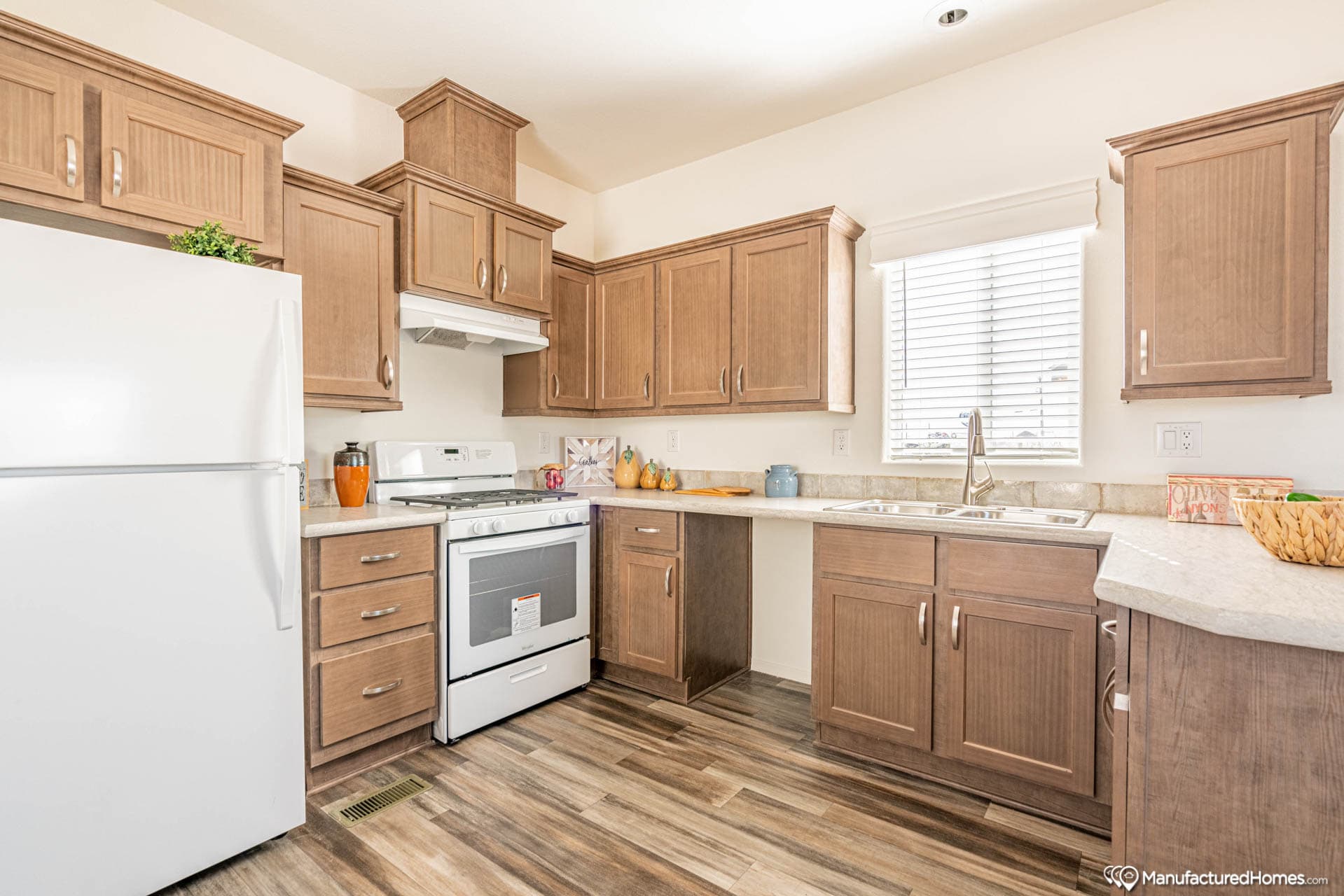 Economy plus kitchen home features