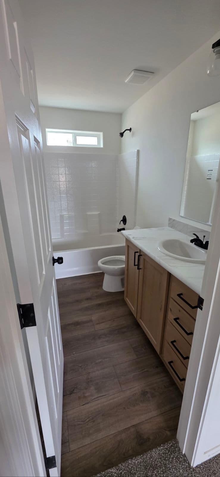 Limited series 28523a bathroom home features