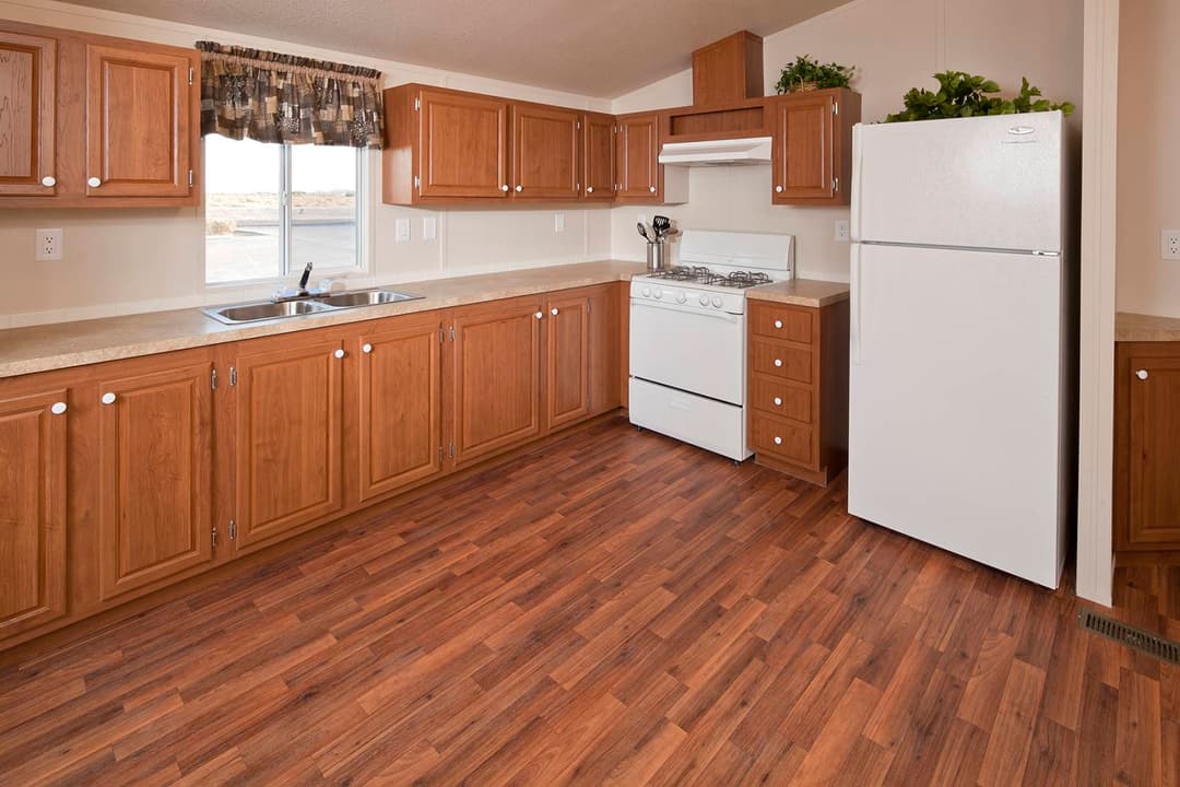 Sunrise 1448 kitchen home features