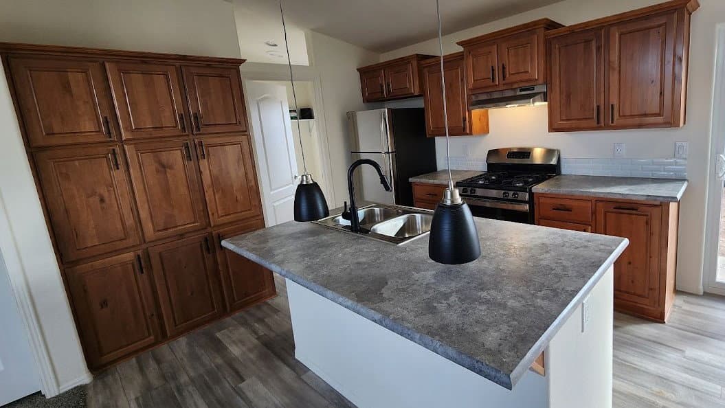 Edge 28483a kitchen home features