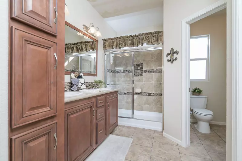 American freedom 2861x bathroom home features