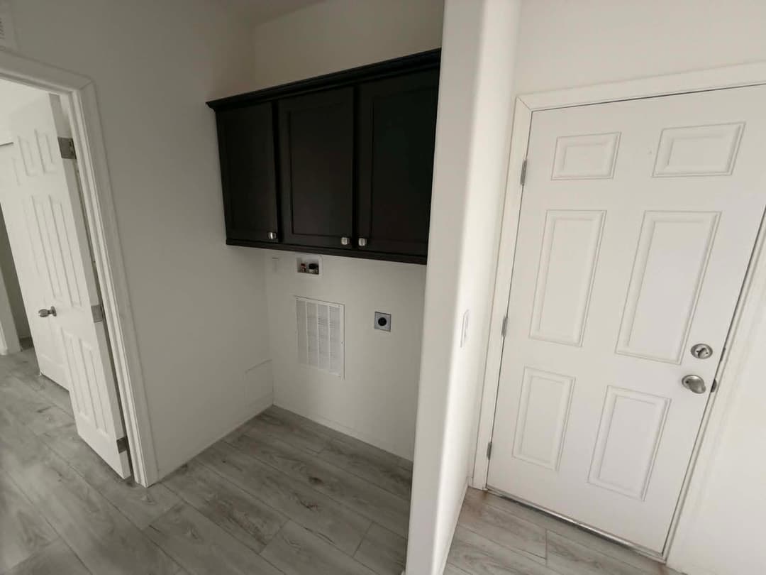 Economy plus 16522b interior home features