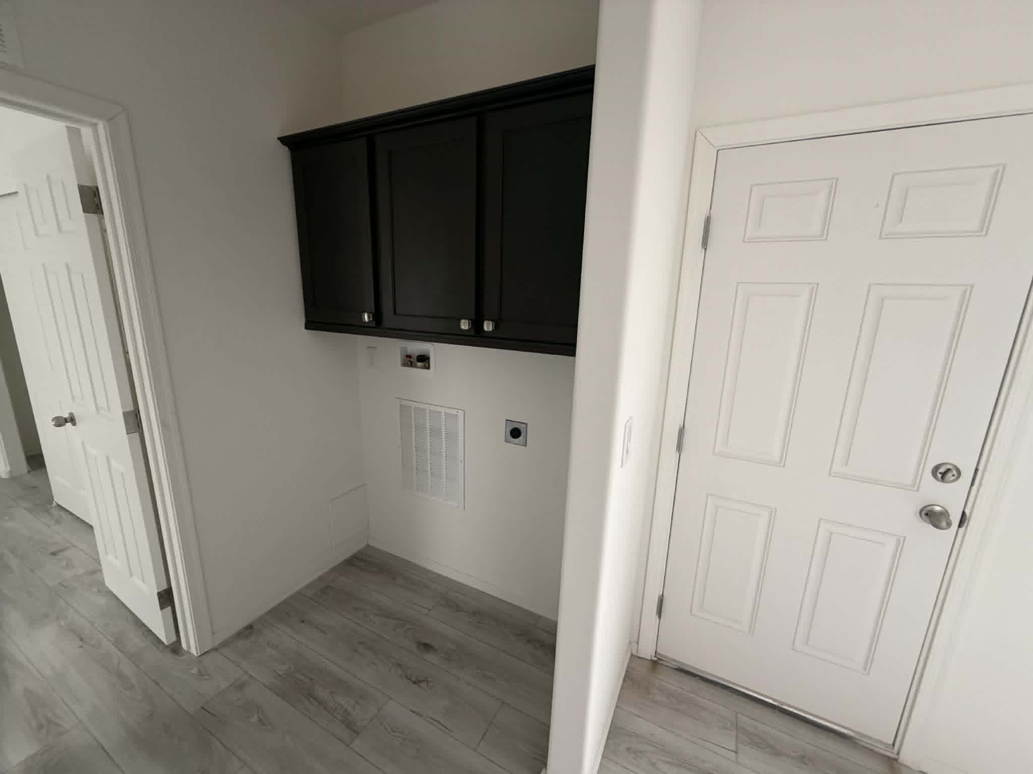 Economy plus 16522b interior home features