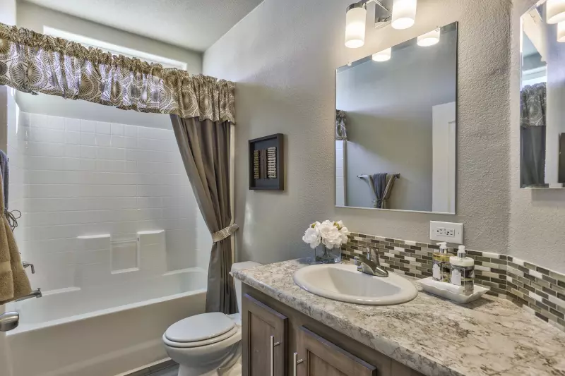 American freedom 3266d  bathroom home features