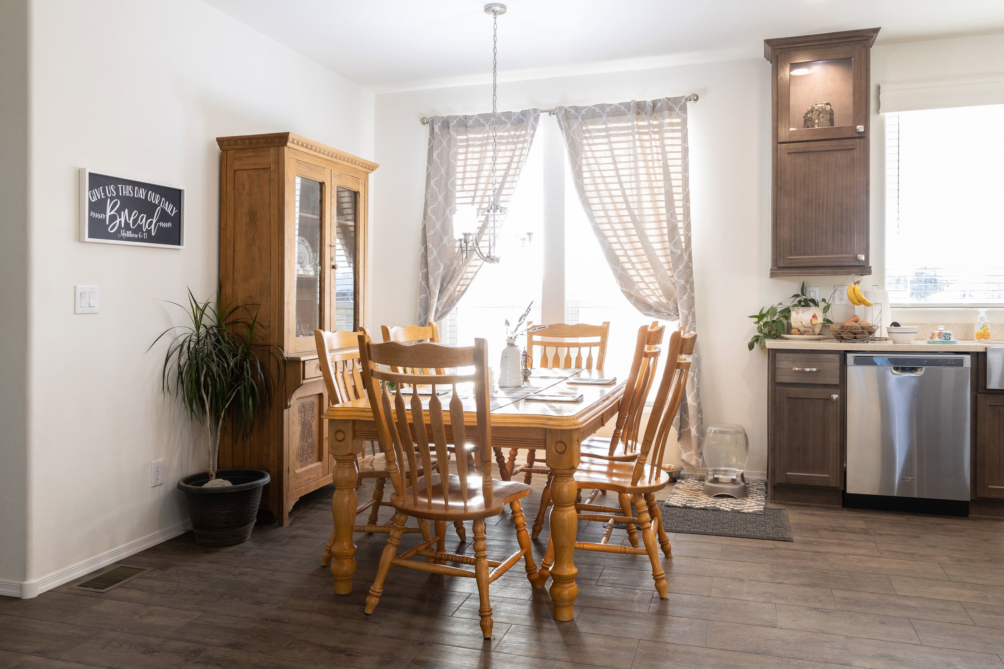 Desert ridge 28583a interior home features