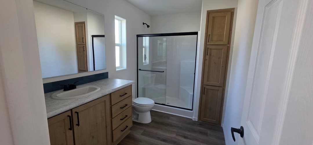 Limited series 24604a bathroom home features