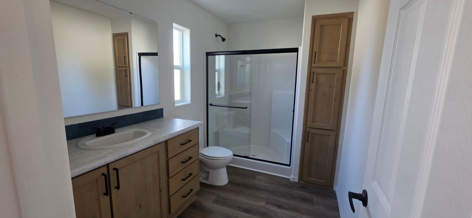 Limited series 24604a bathroom home features