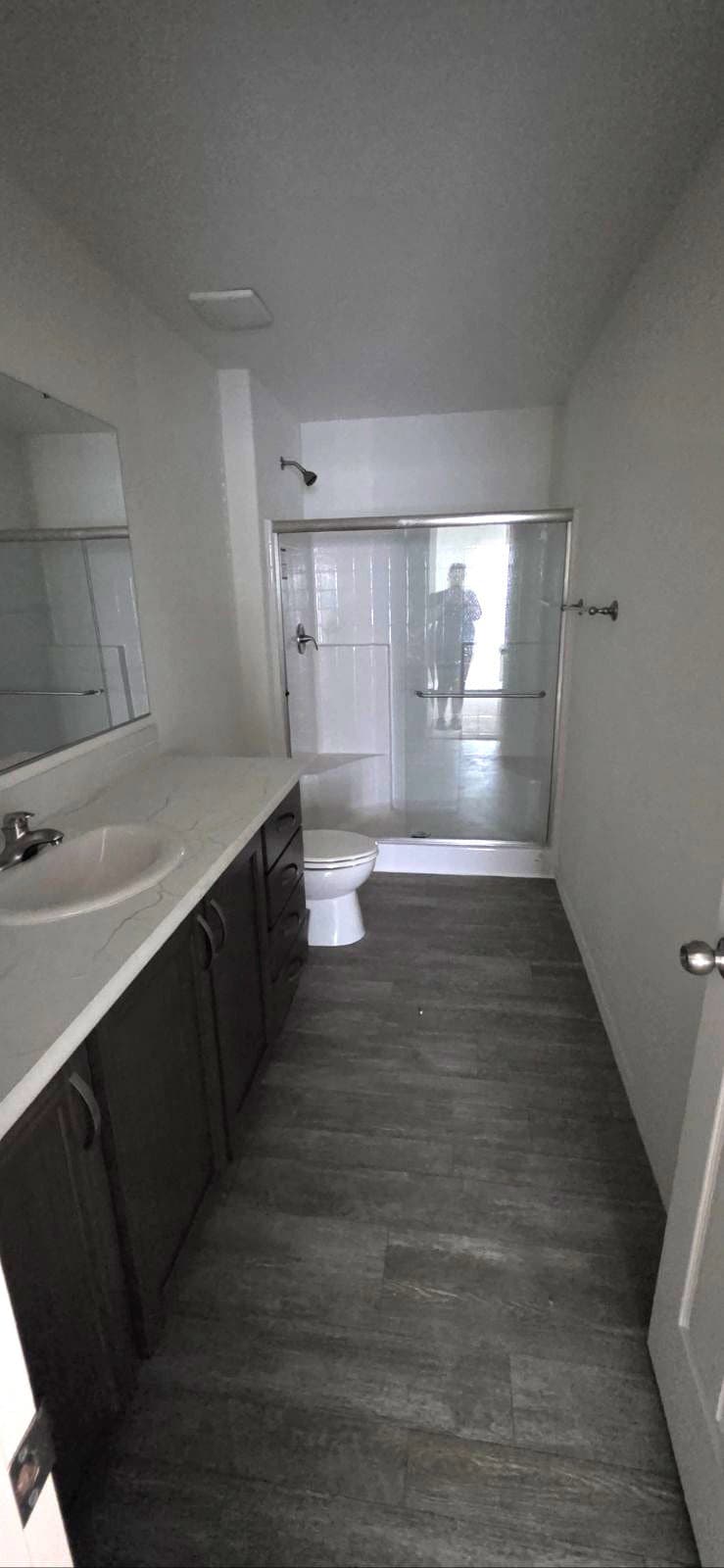 Limited series 28443a bathroom home features