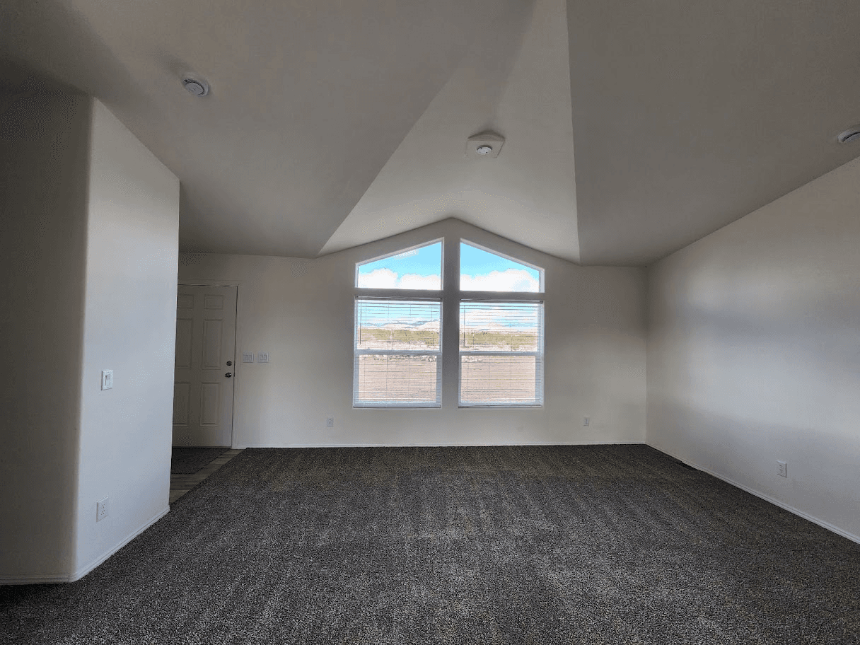 Edge 28483a interior home features