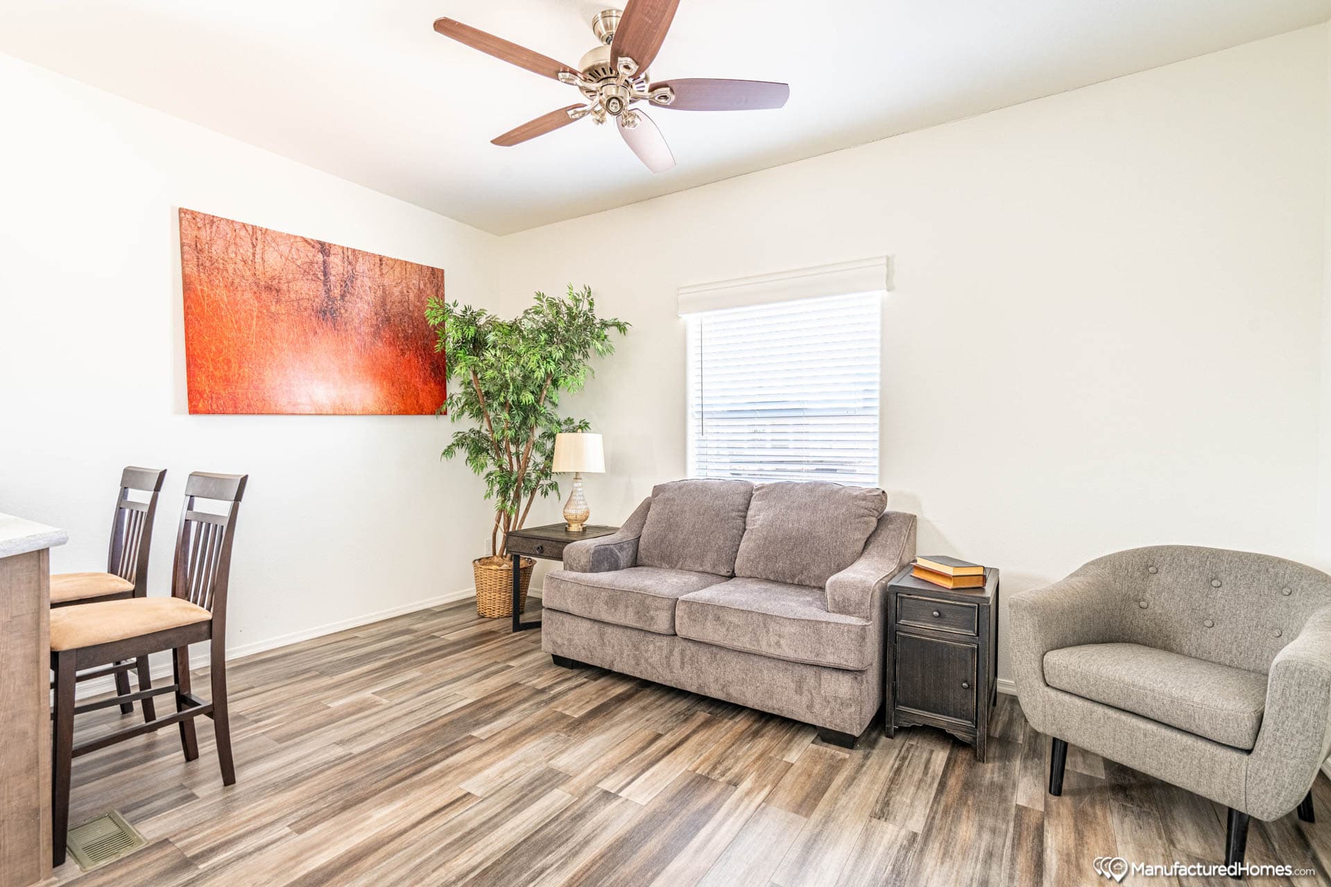 Economy plus interior home features