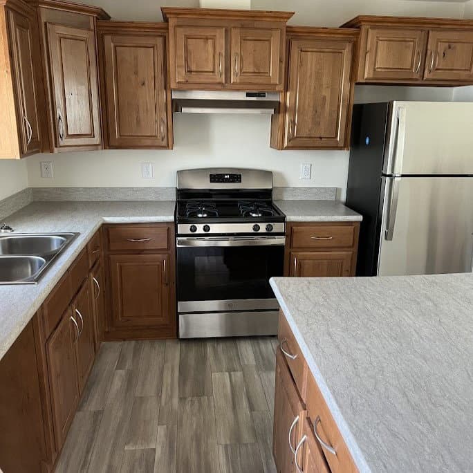 Edge 24402a kitchen home features
