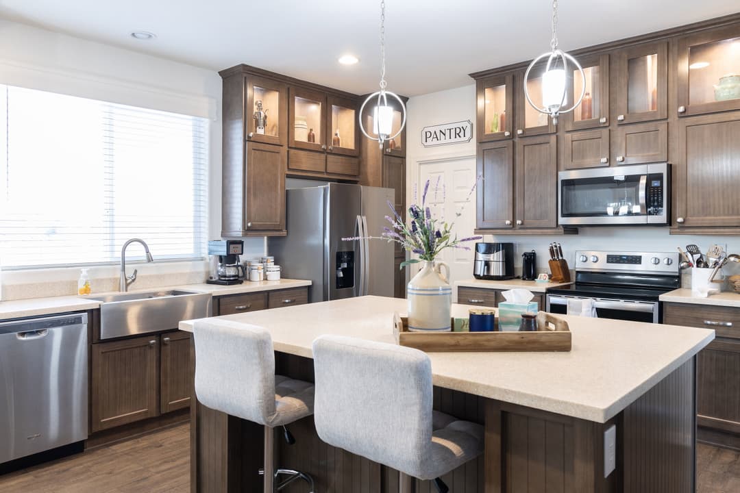 Desert ridge 28583a kitchen home features