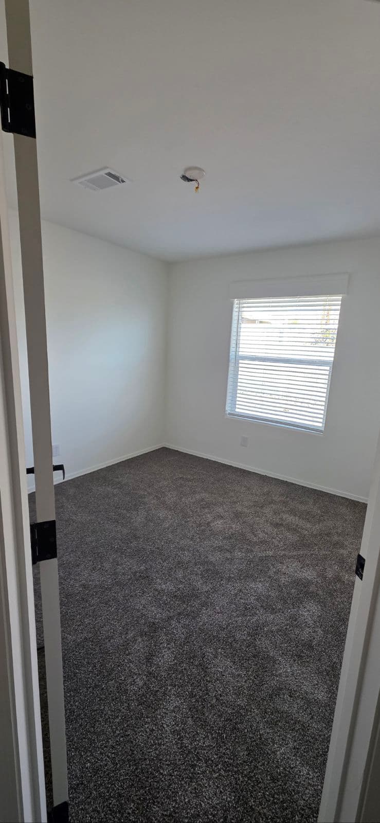Limited series 24604a bedroom home features