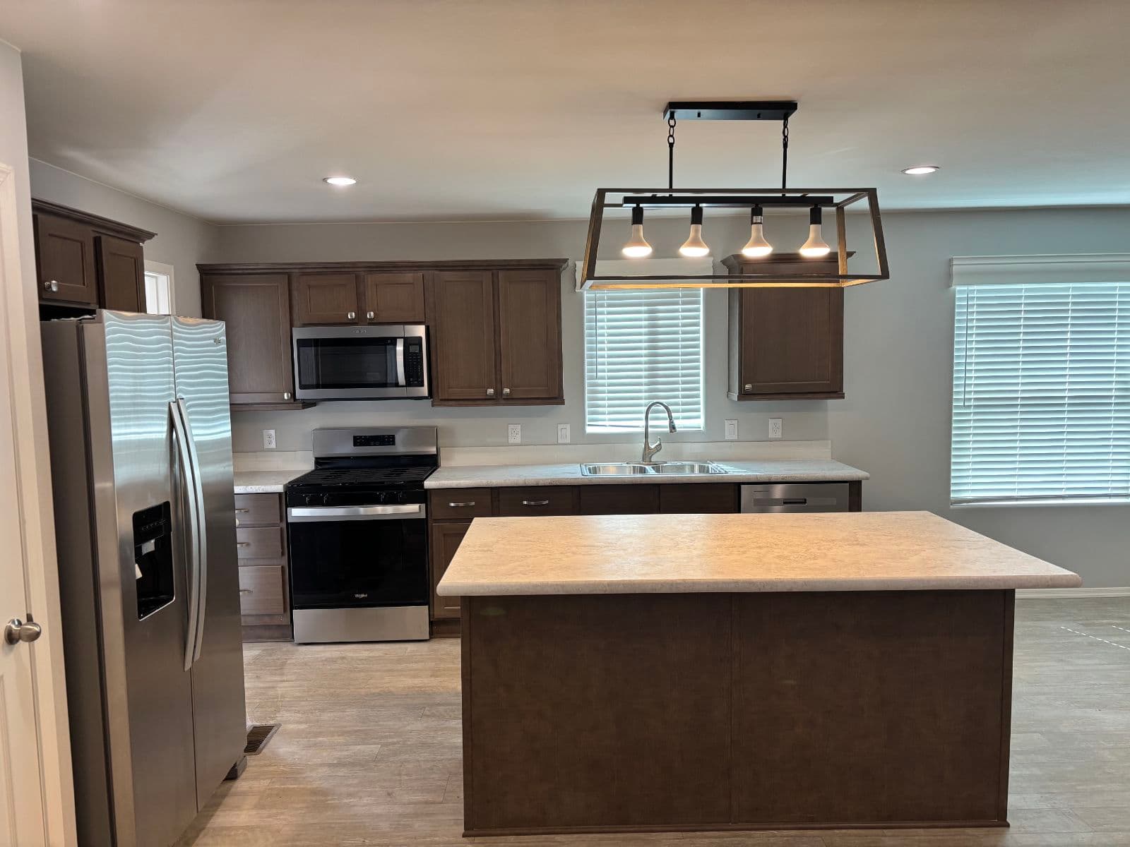 Limited series 28483a kitchen home features
