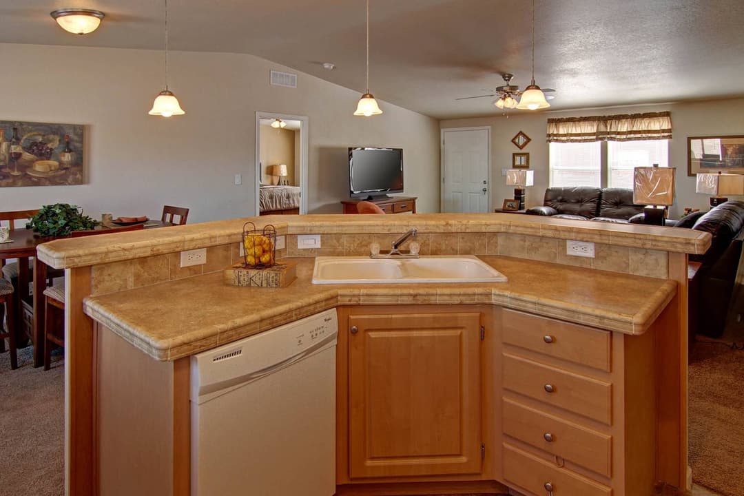 Sunrise 3252 kitchen home features