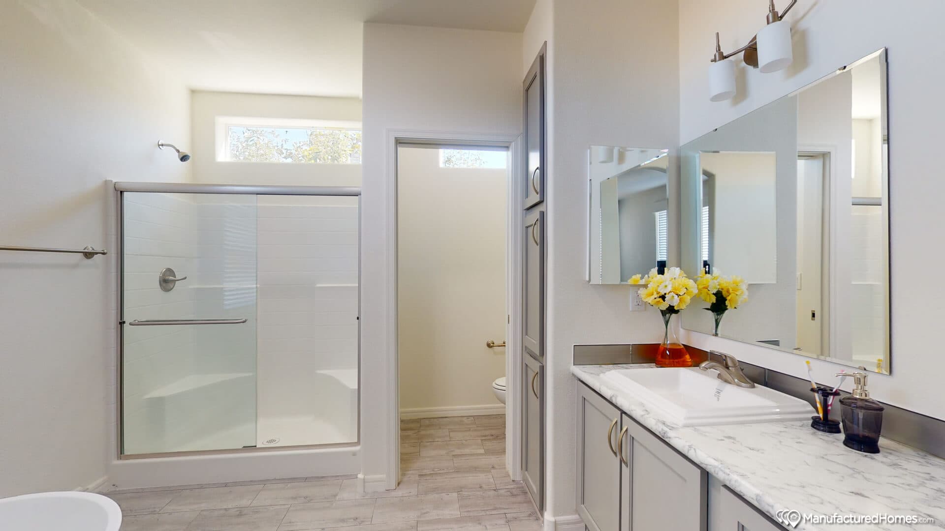 Santa fe ii bathroom home features