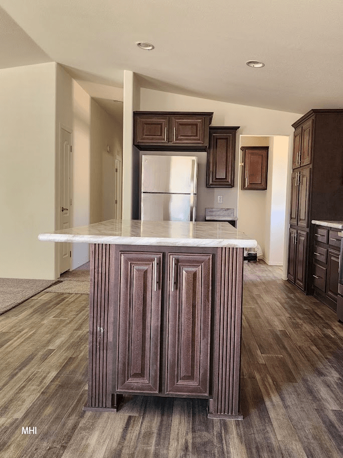Sedona ridge 28482a kitchen home features