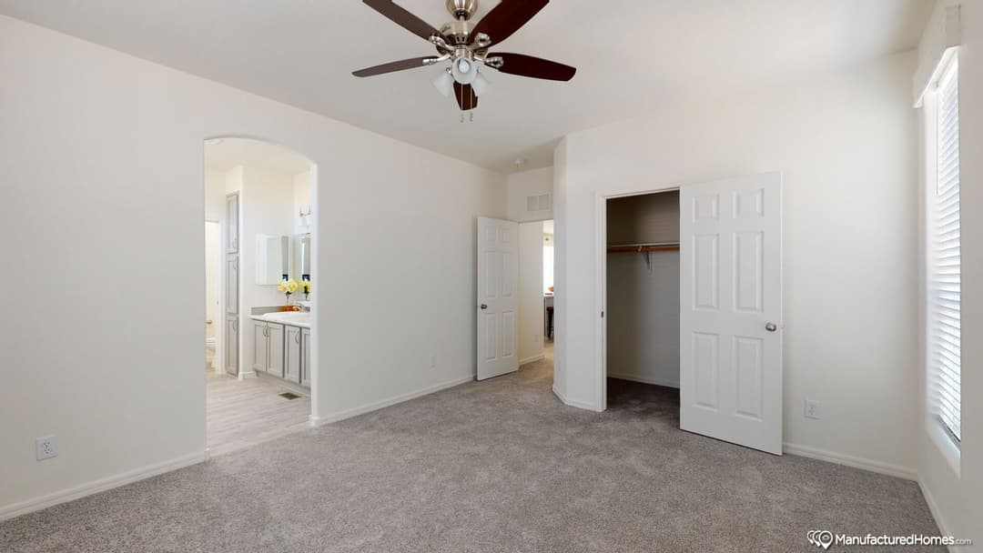 Santa fe ii bedroom home features