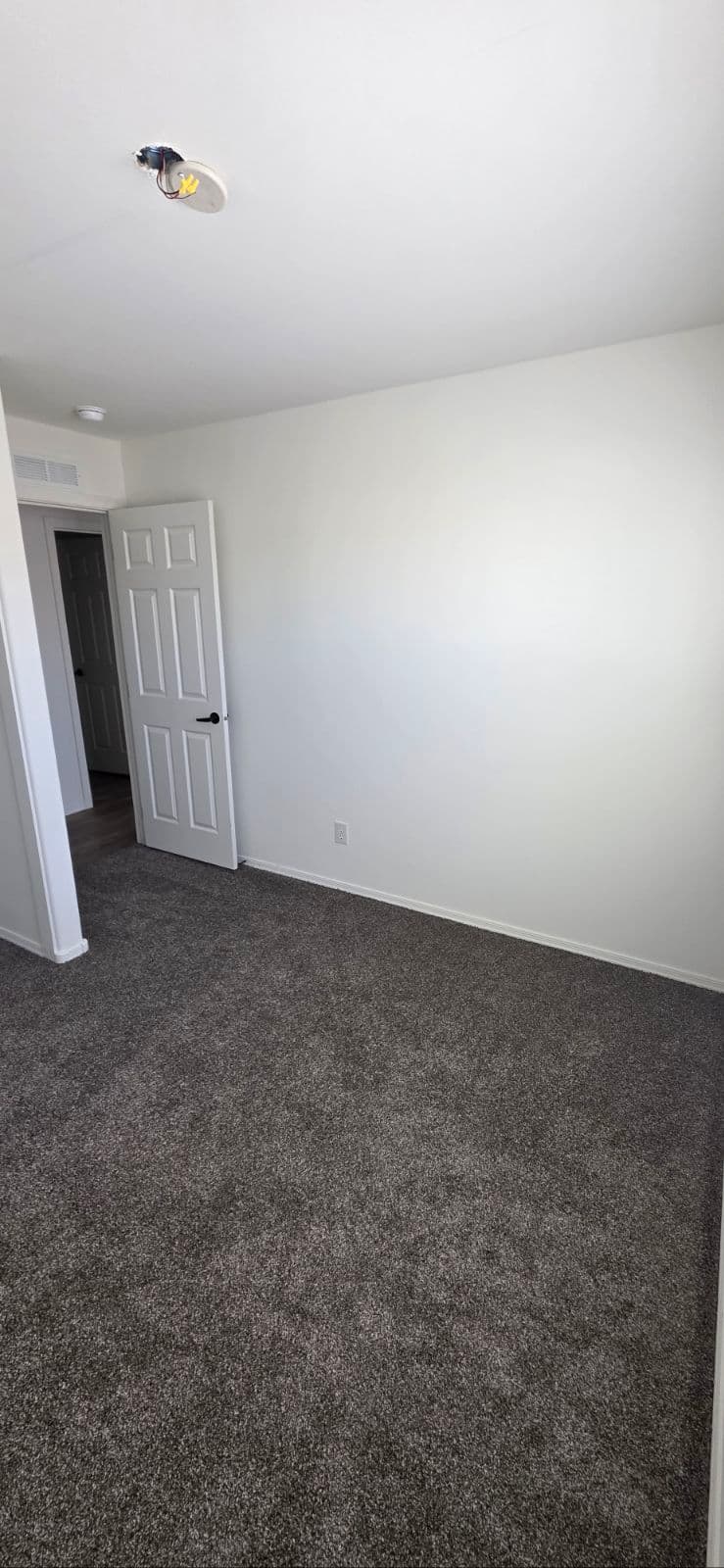 Limited series 24604a bedroom home features