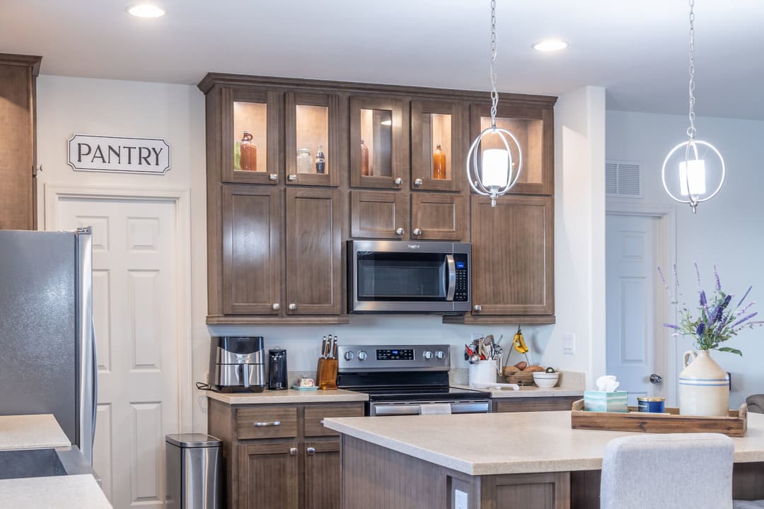 Desert ridge 28583a kitchen home features