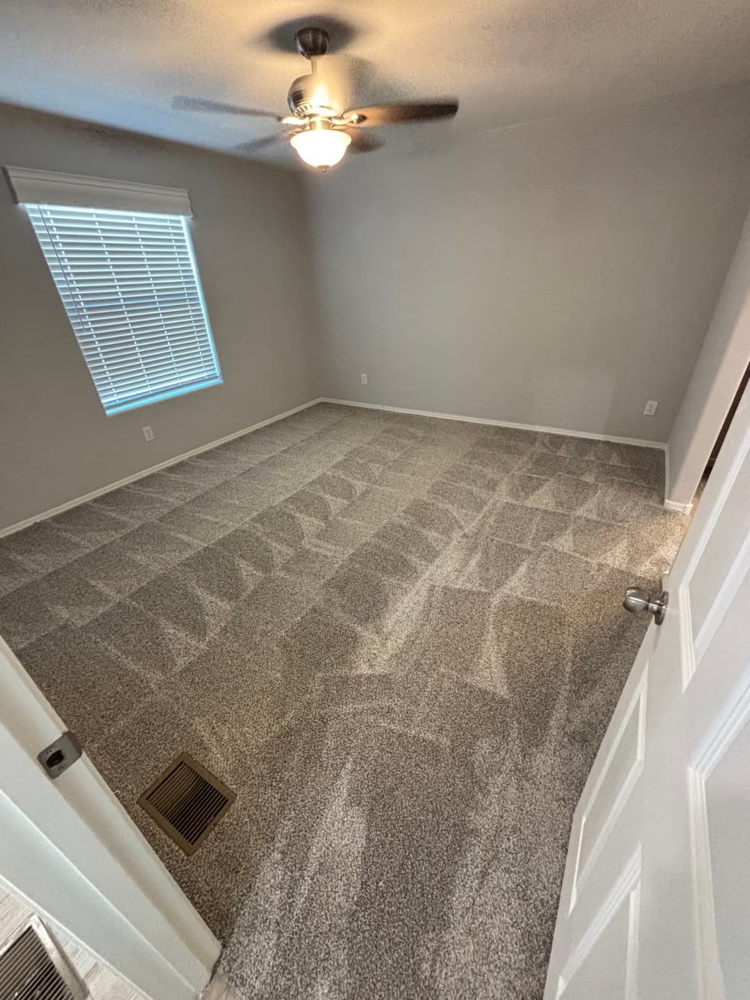 Limited series 28483a bedroom home features