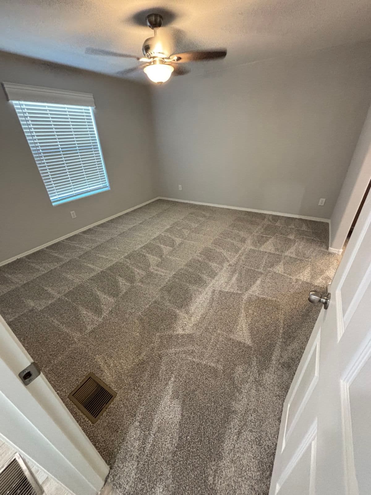 Limited series 28483a bedroom home features